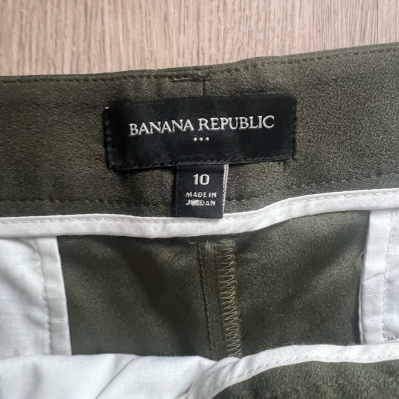 BANANA REPUBLIC, WOMEN'S SHORT OLIVE GREEN TIE/BELT FRONT Size 10 - Picture 4 of 7